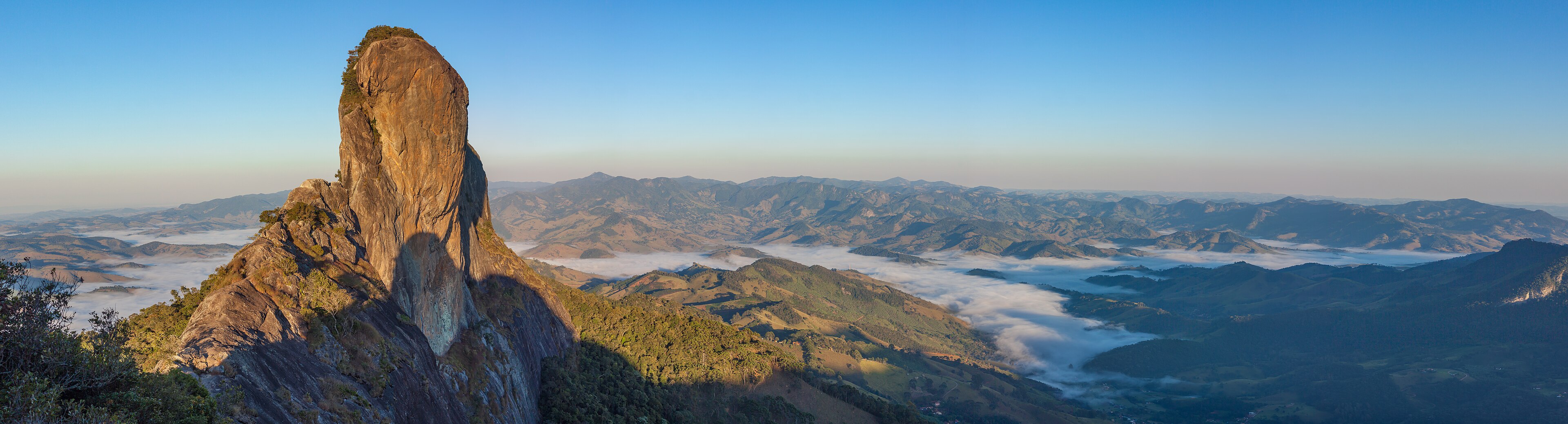 Monumento Natural Estadual da Pedra do Baú — Mata Atlântica